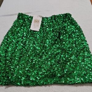 NWT PRETTY GUIDE SKIRT
